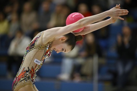 World champion Darja Varfolomeev (GER), action, ball, rhythmic gymnastics, RSG, Schmiden