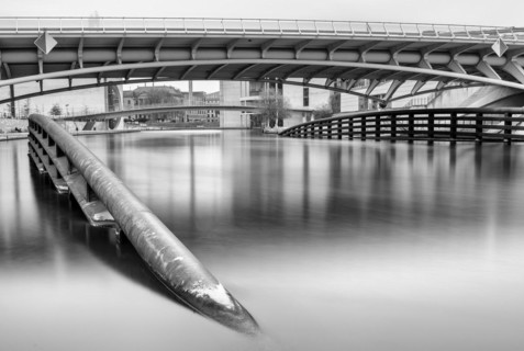 Black and white photography, long exposure, detail photo, Kronprinzenbruecke in the government