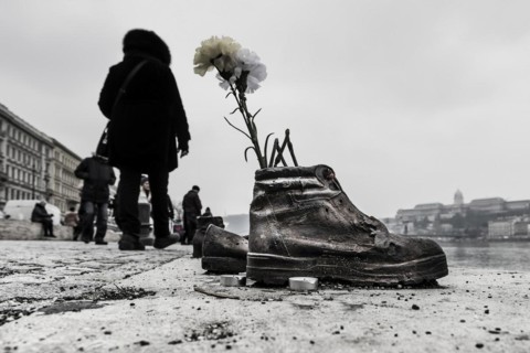 Holocaust memorial on the east bank of the Danube, shoes, memorial, war, persecution, murder,