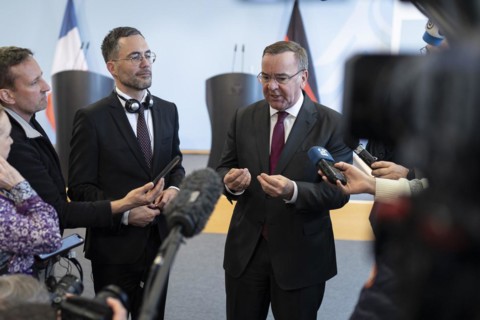 Boris Pistorius (SPD), Federal Minister of the Interior in conversation with media representatives
