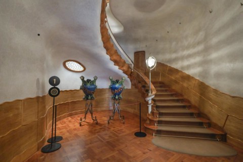 Ground floor, staircase, Casa Batllo, apartment building by Antoni Gaudi, Passeig de Gracia,