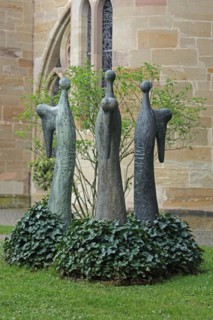 Sculpture Three Angels by Ernst Steinacker 1993, modern art, bronze, inner courtyard, cloister,