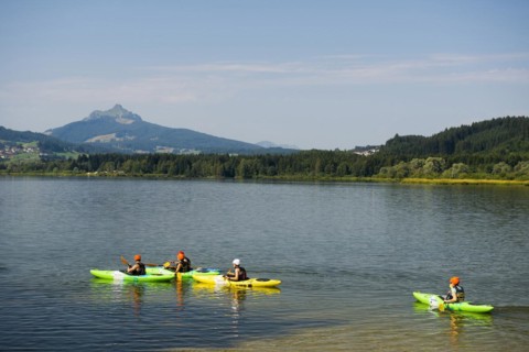 Kayaks, Lake Ammer, near Herrsching am Lake Ammer, Fuenfseenland, Upper Bavaria, Bavaria, Germany,