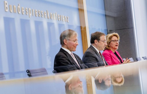 From left: Ekkehard Griep, Chairman DGVN, Achim Steiner, Head of the UN Development Programme,
