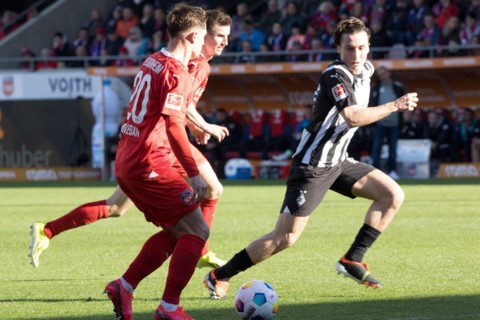 Football match, Nikola DOVEDAN 1.FC Heidenheim and Jan SCHOePPNER 1.FC Heidenheim fighting for the