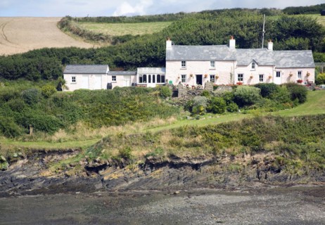 Cottages, Abercastle bay, Pembrokeshire, Wales, United Kingdom, Europe