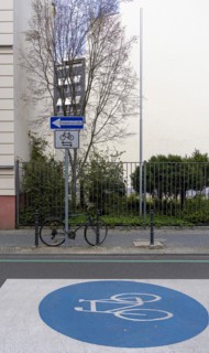 Symbolic photo on the subject of bicycle lanes in Berlin, Niederwallstrasse and Hausvogteiplatz,