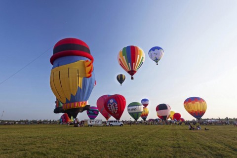 Hot-air balloons, Ballooning Festival, Saint-Jean-sur-Richelieu, Quebec Province, Canada, North