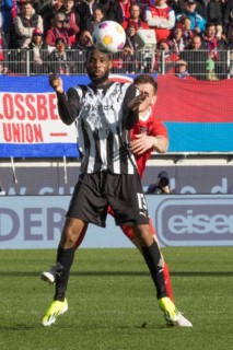 Football match, Jordan SIEBATCHEU Borussia Moenchengladbach in front fighting for the ball,