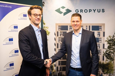 Philippe Hoett (l), Senior Loan Officer in the Venture Debt Team of the European Investment Bank