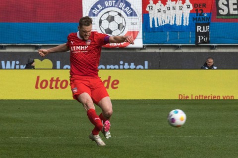 Football match, shot by captain Patrick MAINKA 1.FC Heidenheim, Voith-Arena football stadium,
