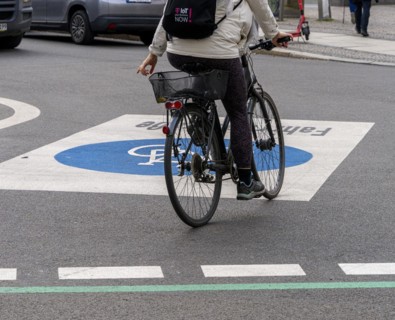 Symbolic photo on the subject of bicycle lanes in Berlin, Niederwallstrasse and Hausvogteiplatz,