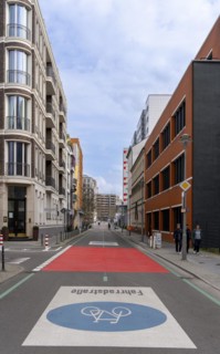 Symbolic photo on the subject of bicycle lanes in Berlin, Niederwallstrasse and Hausvogteiplatz,