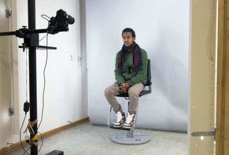A fugitive is photographed at the Federal Police in Passau during the identification procedure,