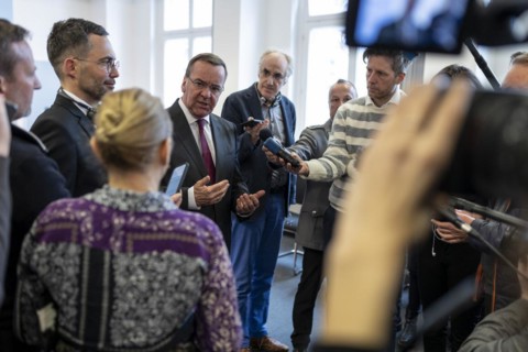 Boris Pistorius (SPD), Federal Minister of the Interior in conversation with media representatives