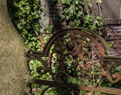 Rusty grave fences, Kirchof 1 of the Evangelische Georgen-Parochialgemeinde, Greisfswalder Strasse,