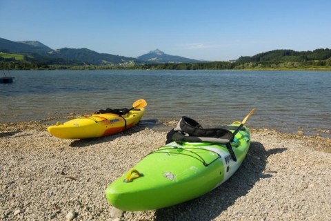Kayaks, Lake Ammer, near Herrsching am Lake Ammer, Fuenfseenland, Upper Bavaria, Bavaria, Germany,