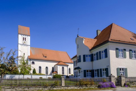 Church of the Holy Spirit, with historic vicarage, Apfeldorf am Lech, Pfaffenwinkel, Upper Bavaria,