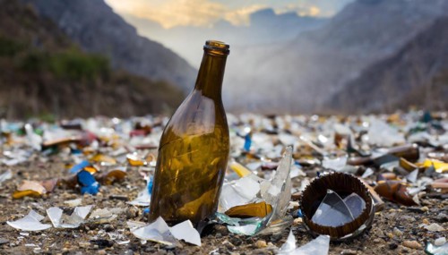 A broken bottle, shards, glass, environmental pollution, AI generated, AI generated