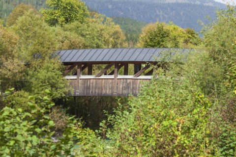 Loisachsteg, wooden bridge over the Loisach, Garmisch-Partenkirchen, Werdenfelser Land, Upper