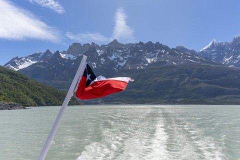 Lago Grey, flag, flag, boat trip, Torres del Paine National Park, Parque Nacional Torres del Paine,
