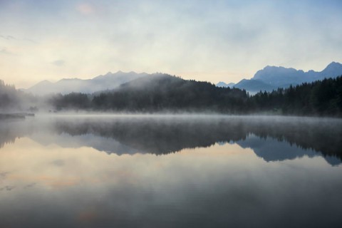 Sunrise and morning fog, Geroldsee or Wagenbruechsee, Kruen near Mittenwald, Werdenfelser Land,