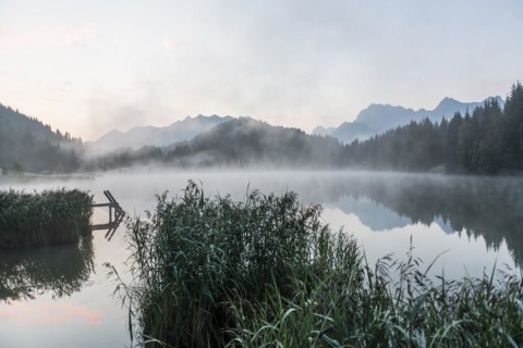 Sunrise and morning fog, Geroldsee or Wagenbruechsee, Kruen near Mittenwald, Werdenfelser Land,