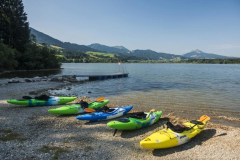 Kayaks, Lake Ammer, near Herrsching am Lake Ammer, Fuenfseenland, Upper Bavaria, Bavaria, Germany,