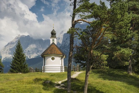 Maria Koenigin Chapel on Lake Lautersee, near Mittenwald, Werdenfelser Land, Upper Bavaria,