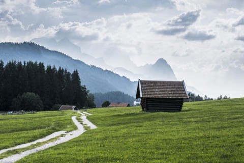 Storm clouds, Geroldsee or Wagenbruechsee, Kruen near Mittenwald, Werdenfelser Land, Upper Bavaria,