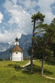 Maria Koenigin Chapel on Lake Lautersee, near Mittenwald, Werdenfelser Land, Upper Bavaria,