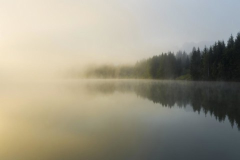 Sunrise and morning fog, Geroldsee or Wagenbruechsee, Kruen near Mittenwald, Werdenfelser Land,
