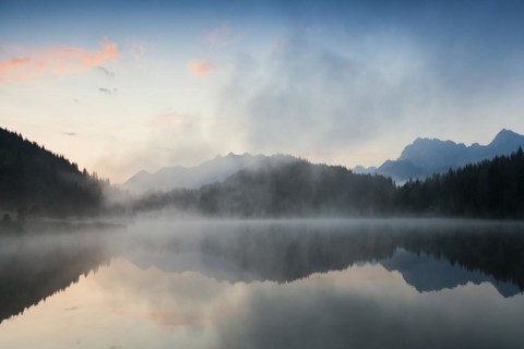 Sunrise and morning fog, Geroldsee or Wagenbruechsee, Kruen near Mittenwald, Werdenfelser Land,