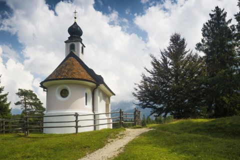 Maria Koenigin Chapel on Lake Lautersee, near Mittenwald, Werdenfelser Land, Upper Bavaria,