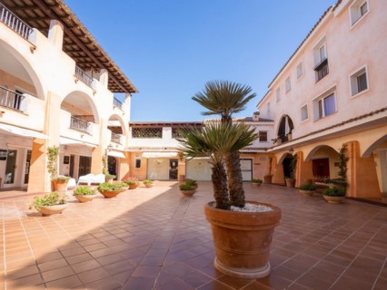 Piazetta degli archi, Porto Cervo, Costa Smeralda, Sardinia, Italy, Europe