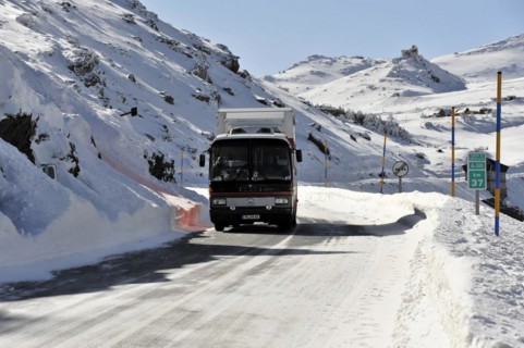 Mountains in Andalusia, Mountain range with snow, near Pico del Veleta, 3392m, Gueejar-Sierra,