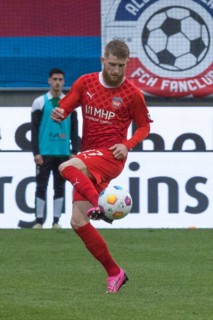 Football match, Jan-Niklas BESTE 1.FC Heidenheim elegant on the ball, Voith-Arena football stadium,