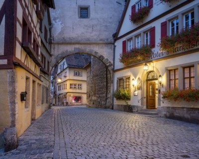 Roedergasse with Roederbogen at dawn, Rothenburg ob der Tauber, Middle Franconia, Bavaria, Germany,