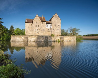 Wasserburg, moated castle Brennhausen near Sulzdorf an der Lederhecke, Hassberge, Rhoen-Grabfeld,