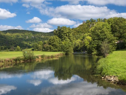 The River Wisent at Neideck Castle, near Ebermannstadt, Franconian Switzerland, Upper Franconia,