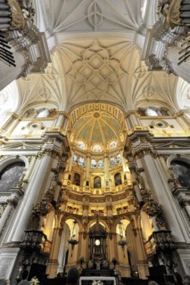 Santa Maria de la Encarnacion, Cathedral of Granada, Altar area in a church with baroque domed