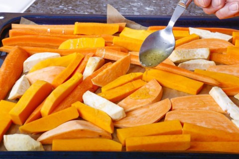 South German cuisine, butternut squash, butternut squash, pumpkin drizzled with olive oil,