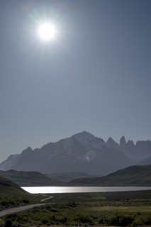 Lago Pehoe, mountain range of the Andes, backlight, sun, Torres del Paine National Park, Parque