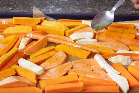 South German cuisine, butternut squash, butternut squash, pumpkin drizzled with olive oil,