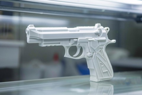 White gun printed in 3D printer. KI generiert, generiert, AI generated