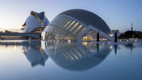 L'Hemisferic in the City of Arts and Sciences, behind it the Palau de les Arts Reina Sofia opera