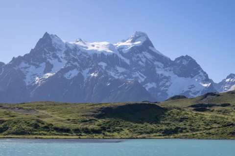 Lago Pehoe, mountain range of the Andes, Torres del Paine National Park, Parque Nacional Torres del