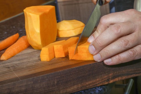 South German cuisine, butternut squash, butternut pumpkin, pumpkin cutting, preparation of oven