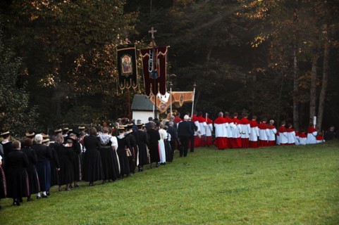 Thanksgiving procession on the way to the pilgrimage church Maria Kunterweg in Ramsau, Ramsau,