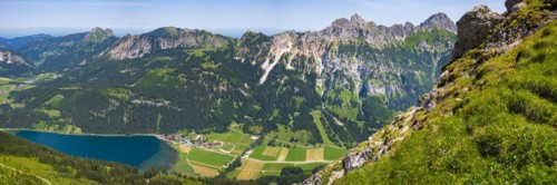 Mountain panorama from the Krinnenspitze, 2000m, to Haldensee, Aggenstein, 1986m, Friedberger